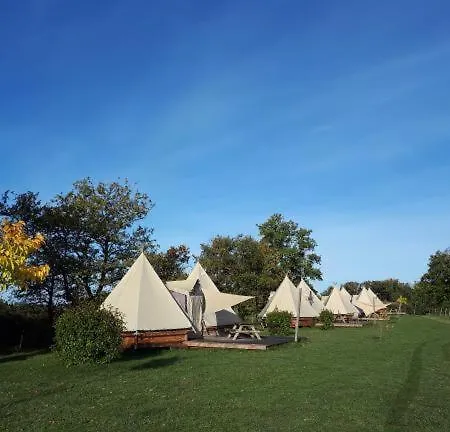 Domaine D'escapa Üdülőpark 4*