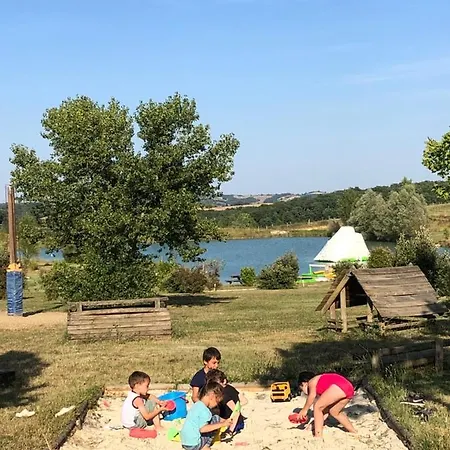 Domaine D'escapa Üdülőpark 4*