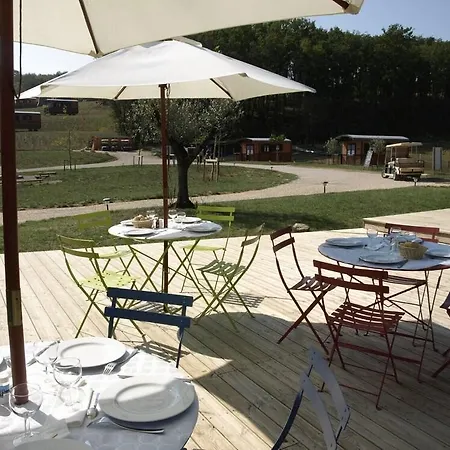 Üdülőpark Domaine D'escapa