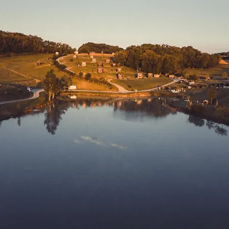 Üdülőpark Domaine D'escapa 4*