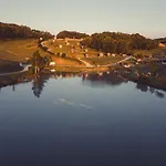 Πάρκο διακοπών Domaine D'escapa 4*